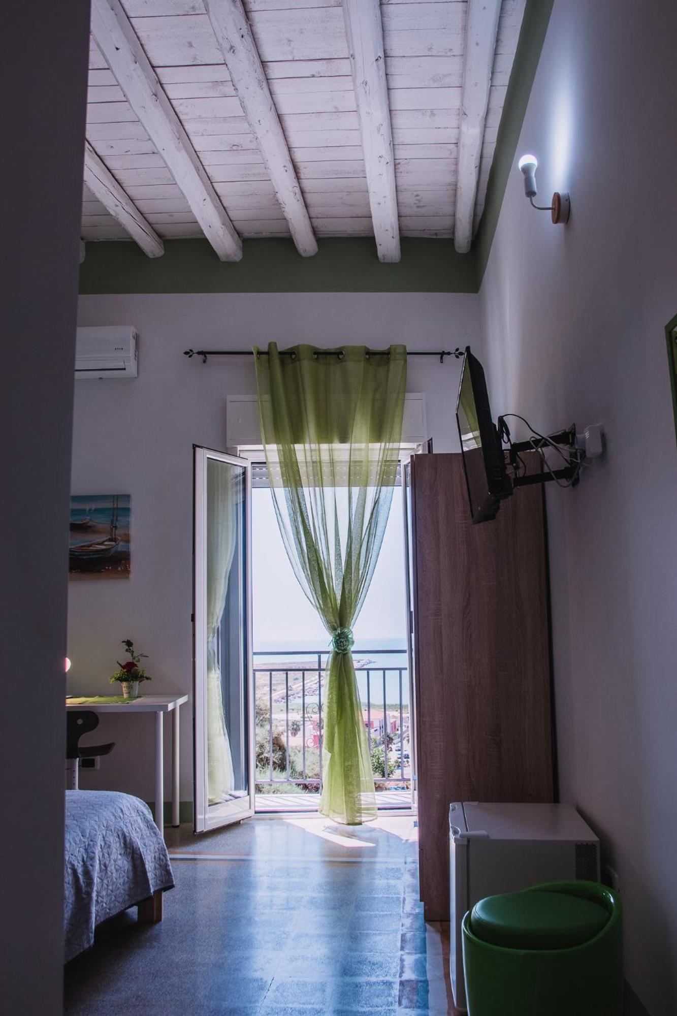 Magico Sole Panzió Porto Empedocle Kültér fotó